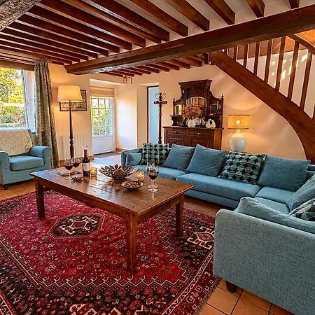 Villa De Carrouges *
