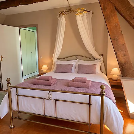 Villa De Carrouges